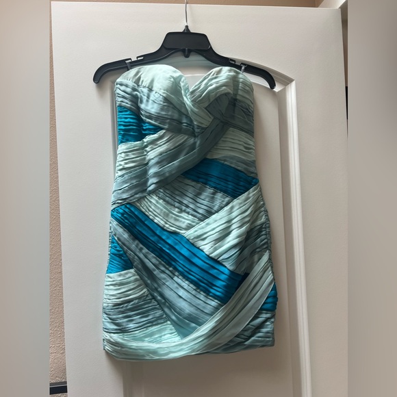 Gorgeous blue color block 100% silk dress. BEBE size XS - Picture 3 of 8
